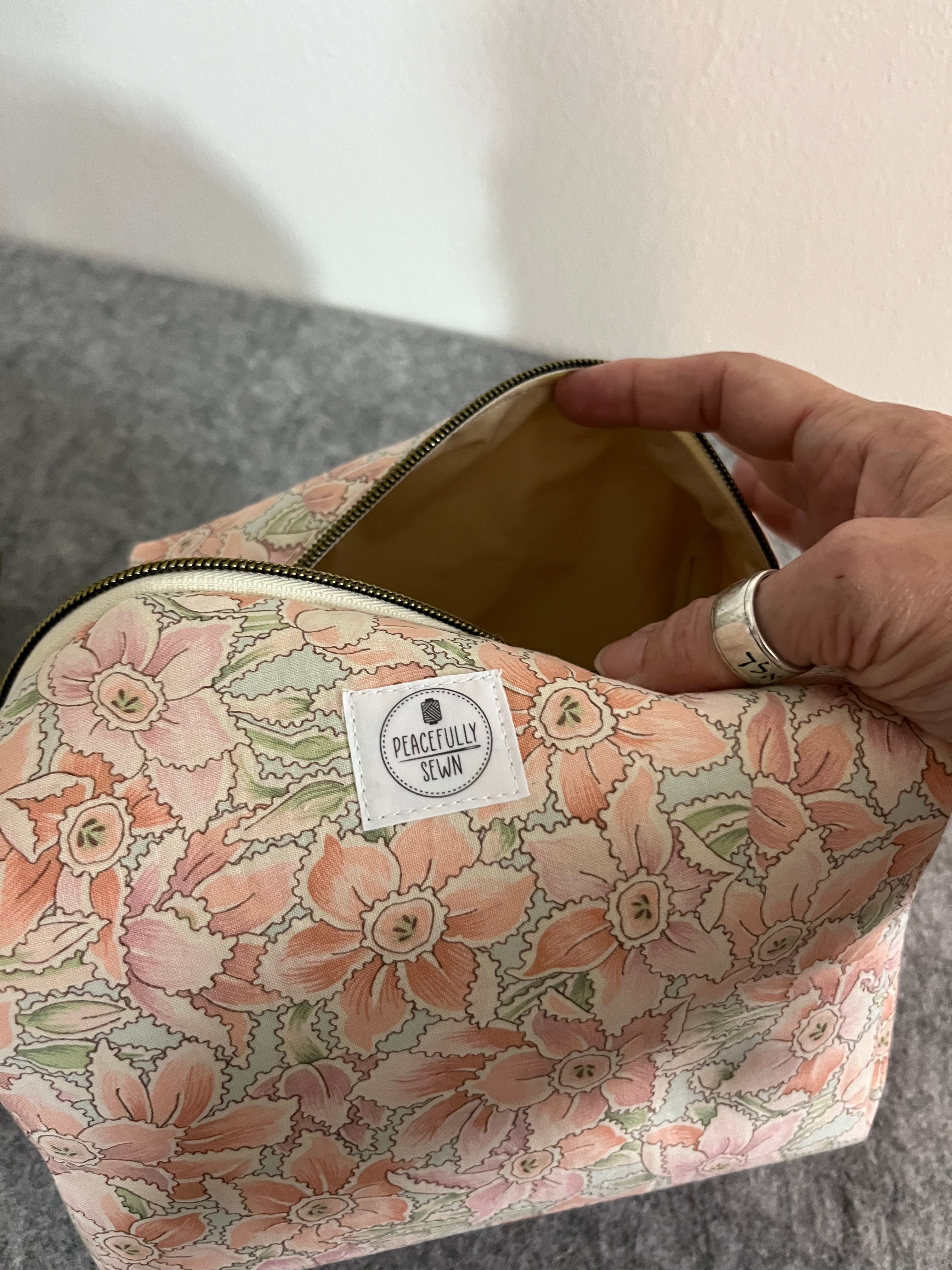 Medium Everything Boxy Bag