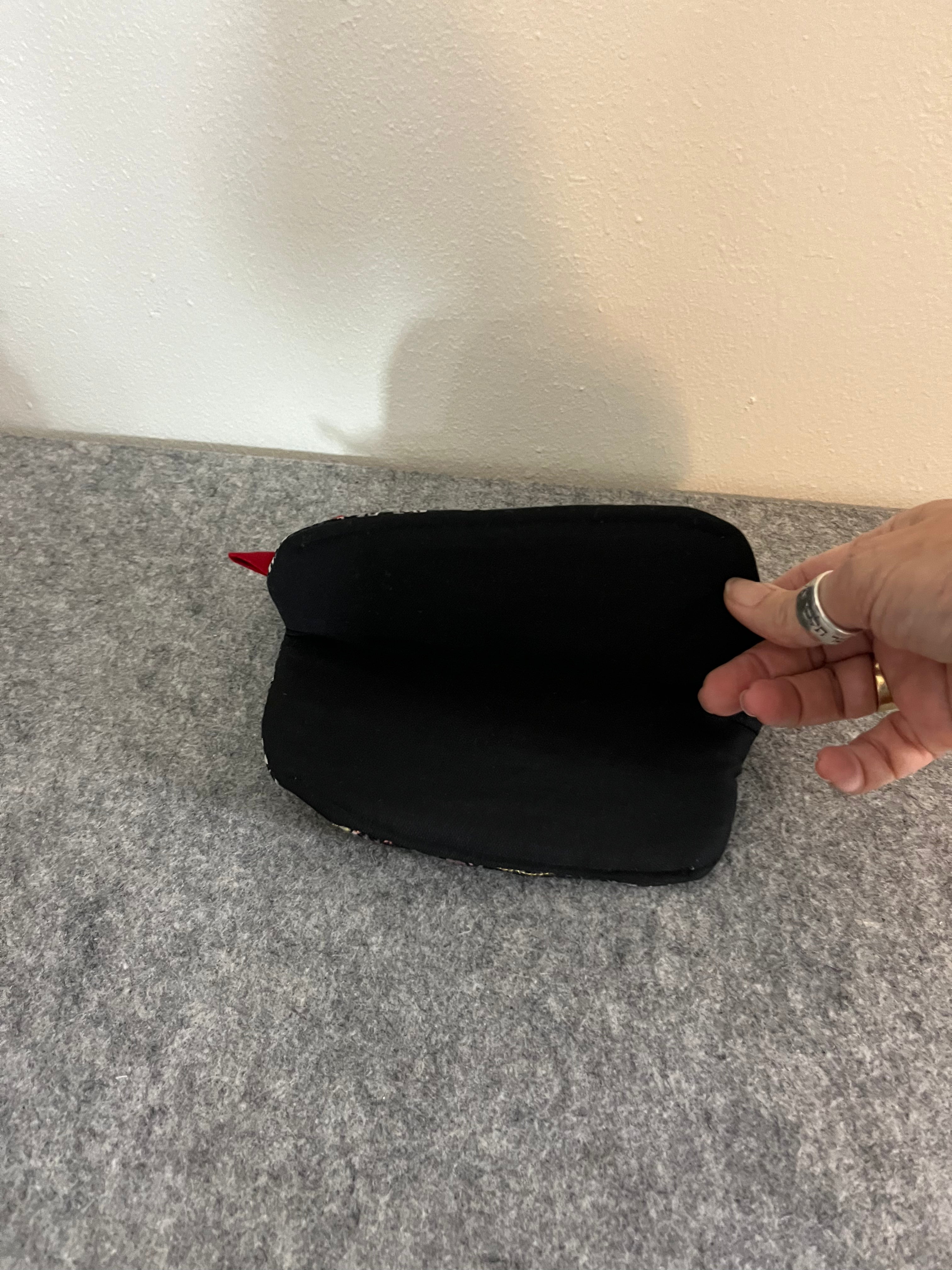 Gray & Black Chicken Oven Mitt