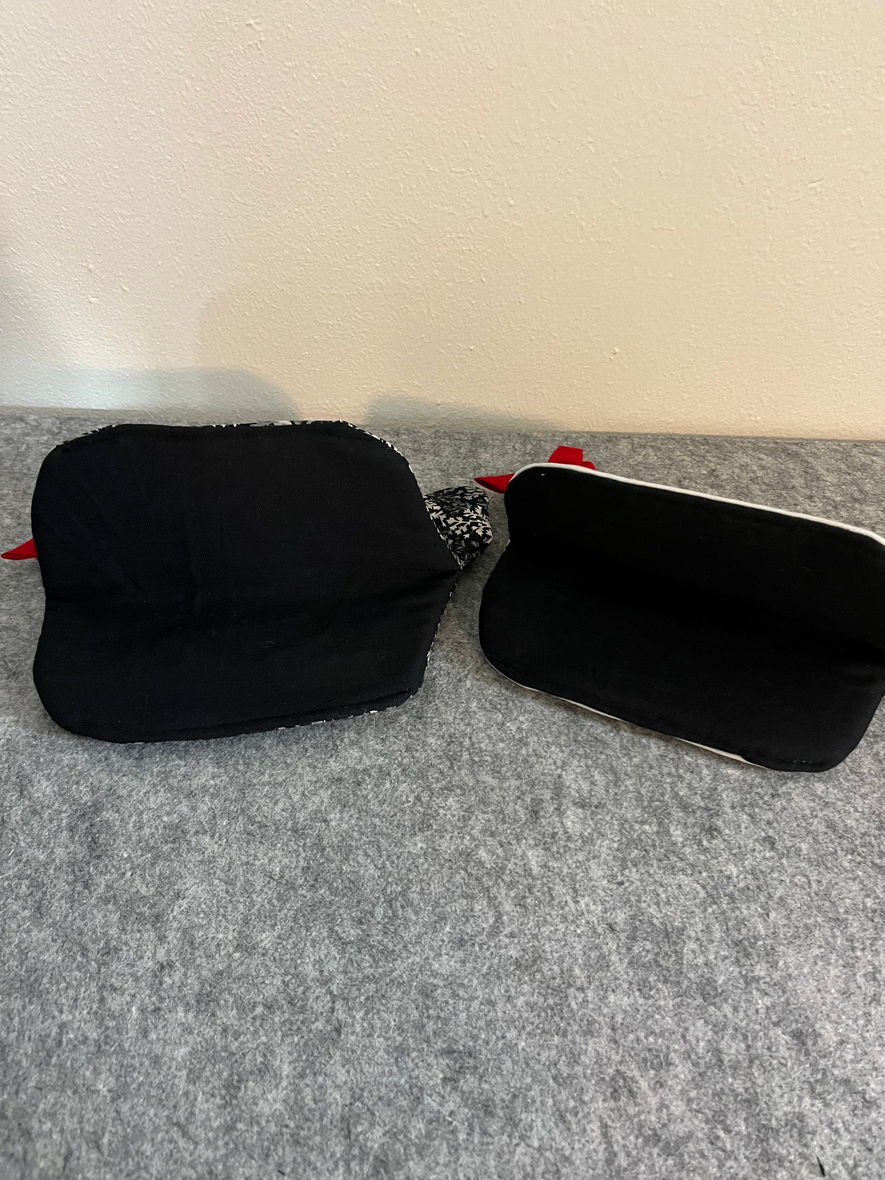 Gray & Black Chicken Oven Mitts Set of 2